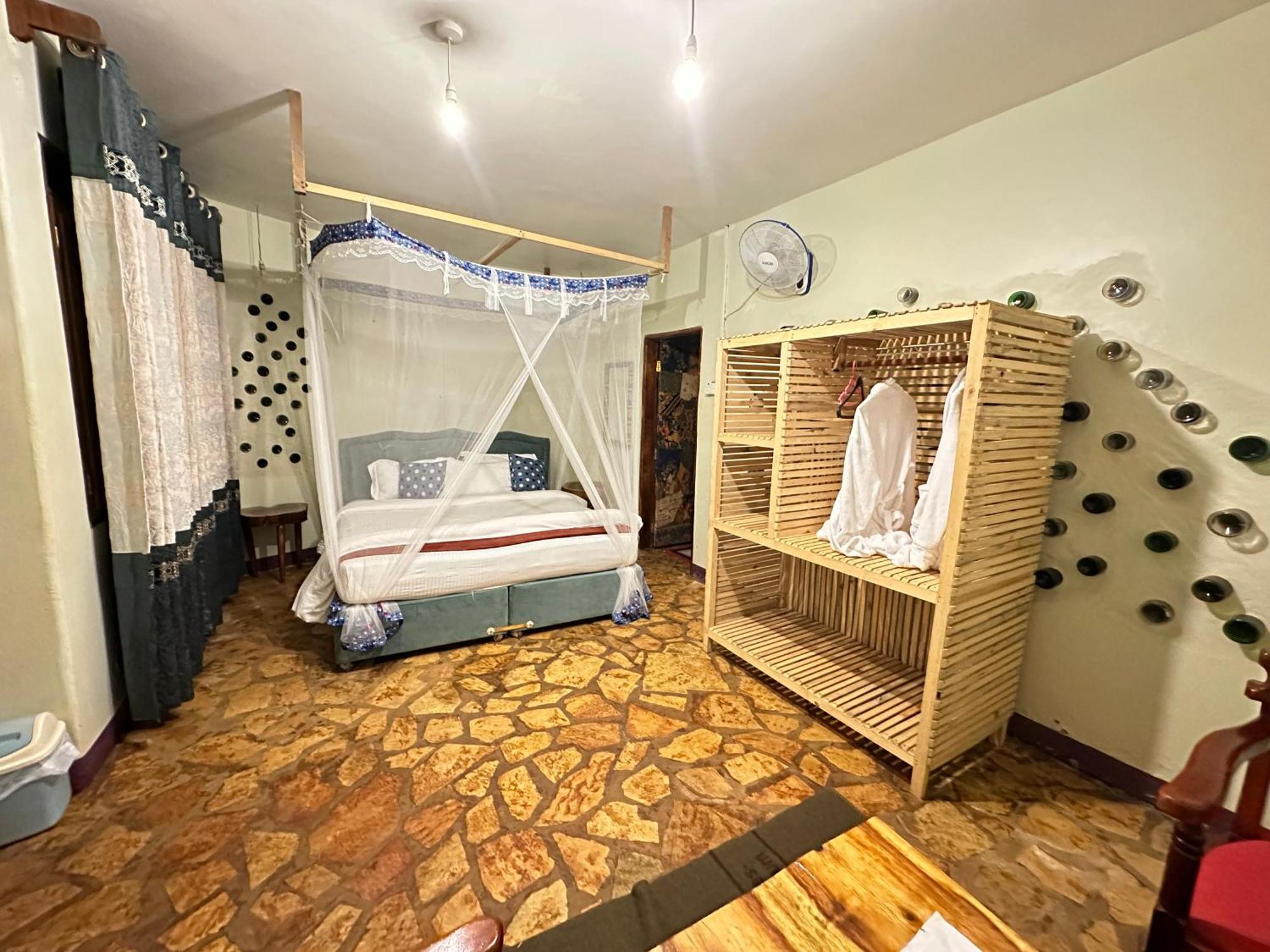 Afro Smile Hotel & Guest House Jinja Kültér fotó