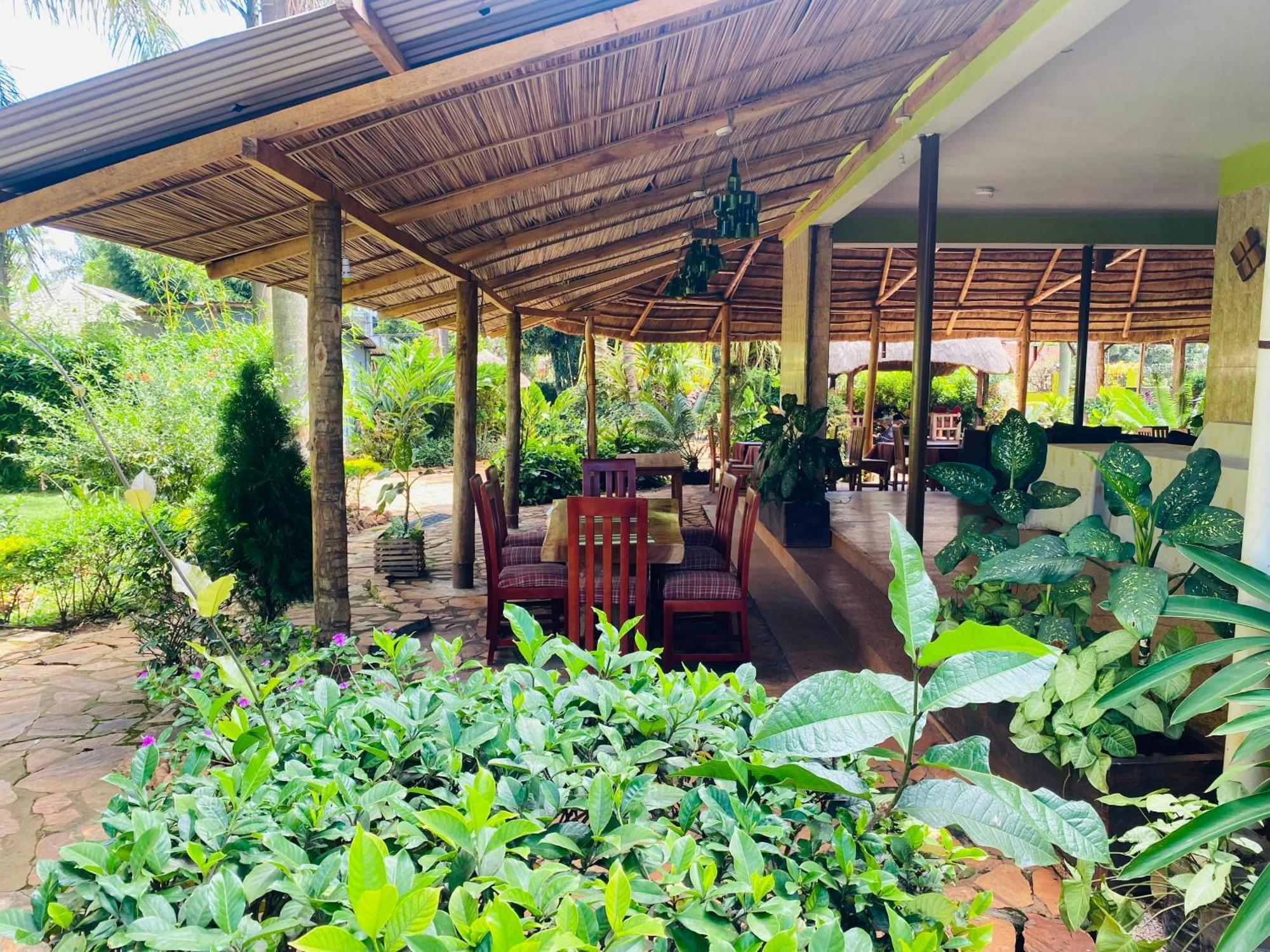 Afro Smile Hotel & Guest House Jinja Kültér fotó